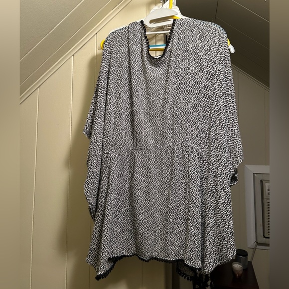 American Rag Shawl - Picture 2 of 3